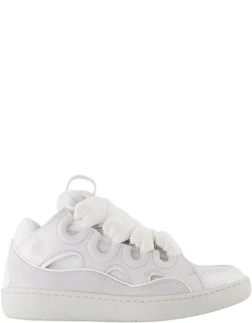Curb Sneakers
