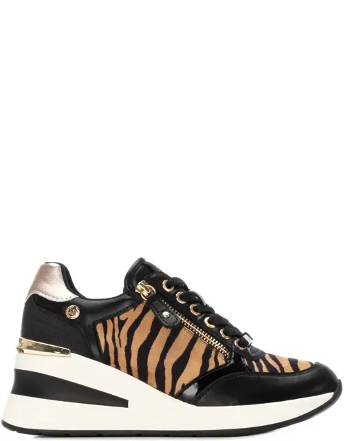 Round Toe Sneakers In Zebra