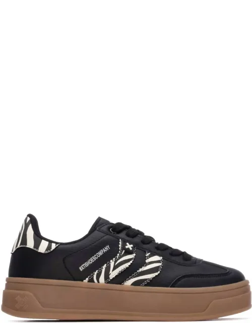 Round Toe Sneakers