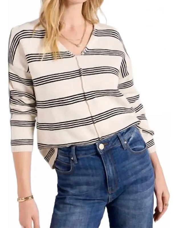 Easy V-neck Sweater