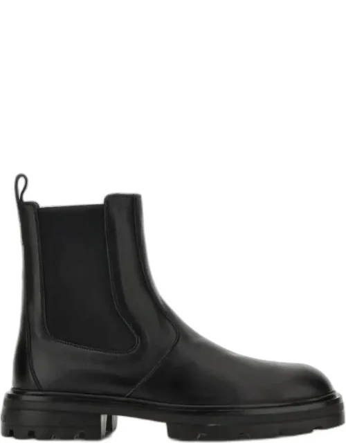 Hogan Boots Crafted From Smooth Leather, Sleek Upper With Elastic Side Inserts, Soft Insole
