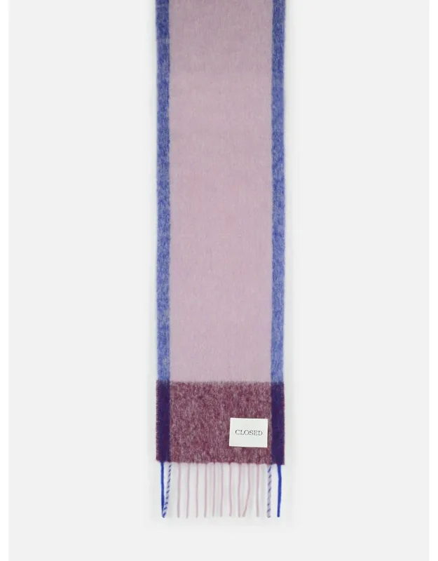 Closed Alpaca Blend Scarf, Stitched Logo Label