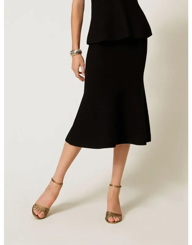 _skirt With Elegant Design_