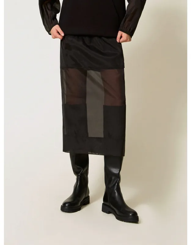 _skirt With Elegant Design_