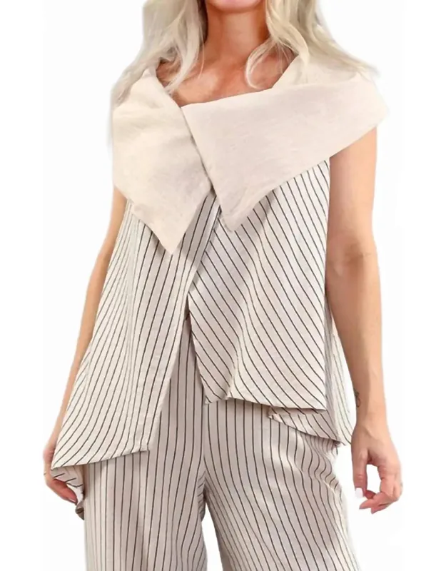 Sleeveless Top Wrapped In Stripes