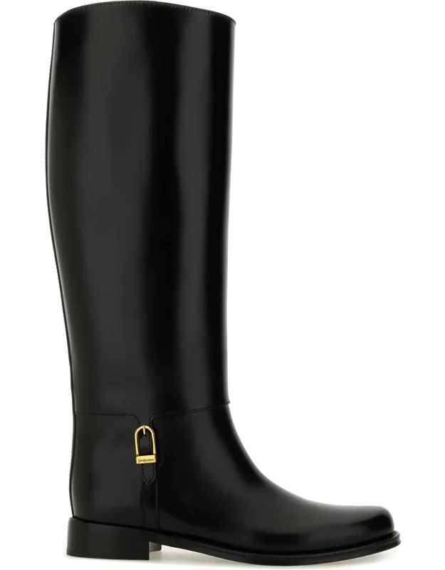 Boot "horny"