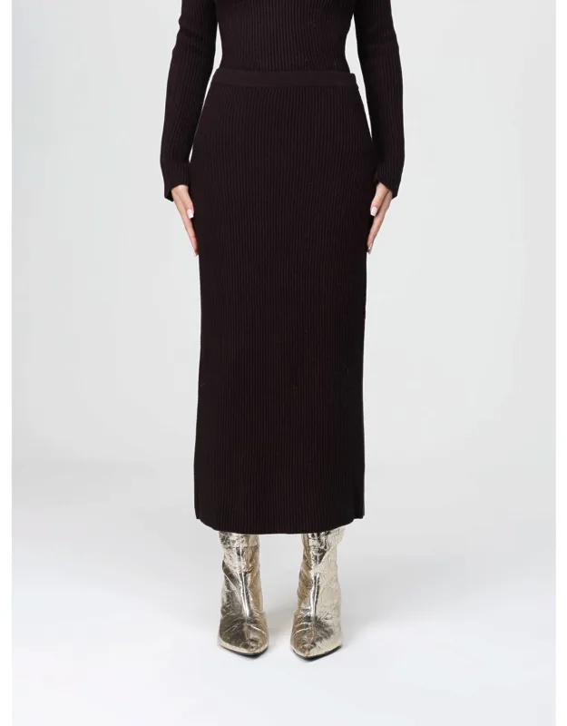 _skirt With Elegant Design_