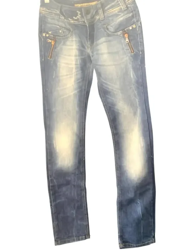 Durable And Versatile Vintage Jeans
