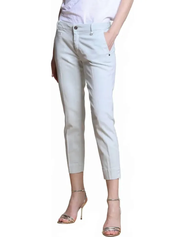Curvy Chino Capri Pants