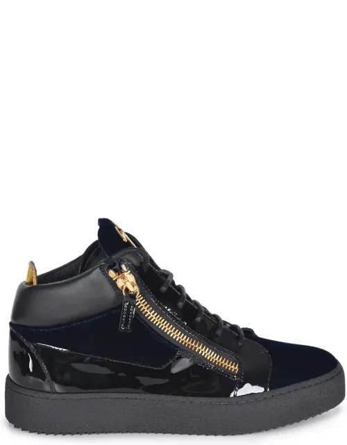 High-top Sneakers