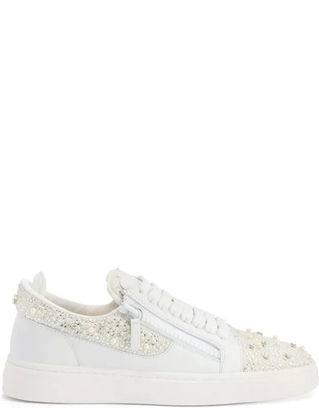 Low-top Sneakers