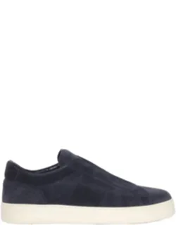 H668 Slip On