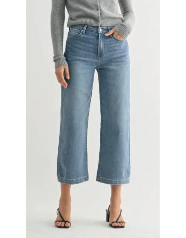 Mid Rise Cropped Wide Sweat Jeans