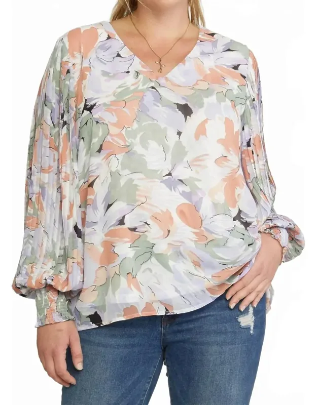 Floral Pleated Sleeve Blouse