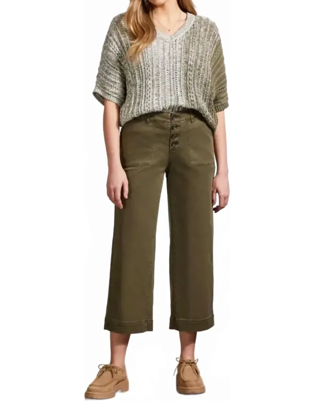 Hugging Wide Crop Jeans