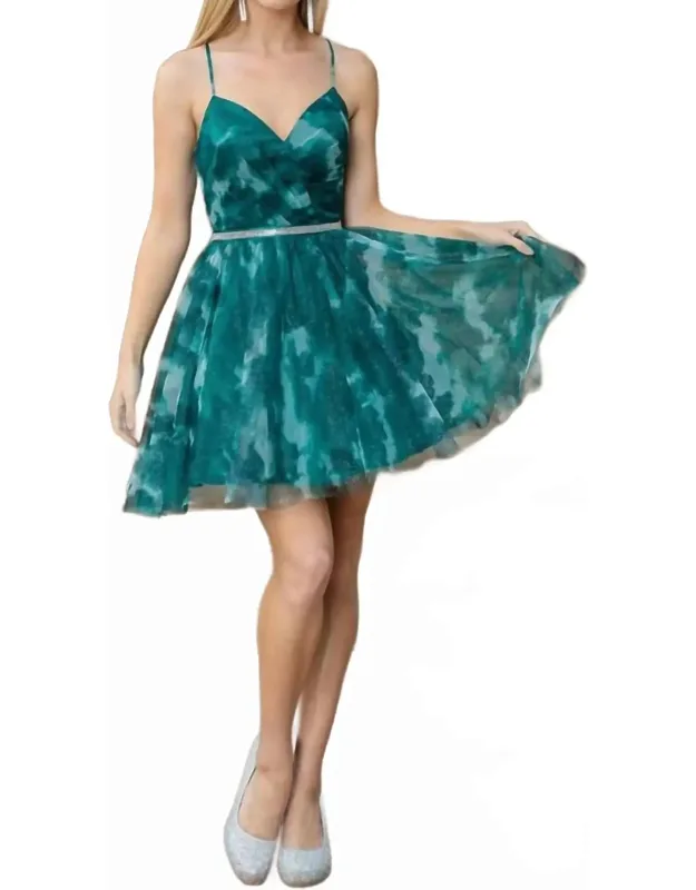Strap Sleeve V-neck Homecoming Dress