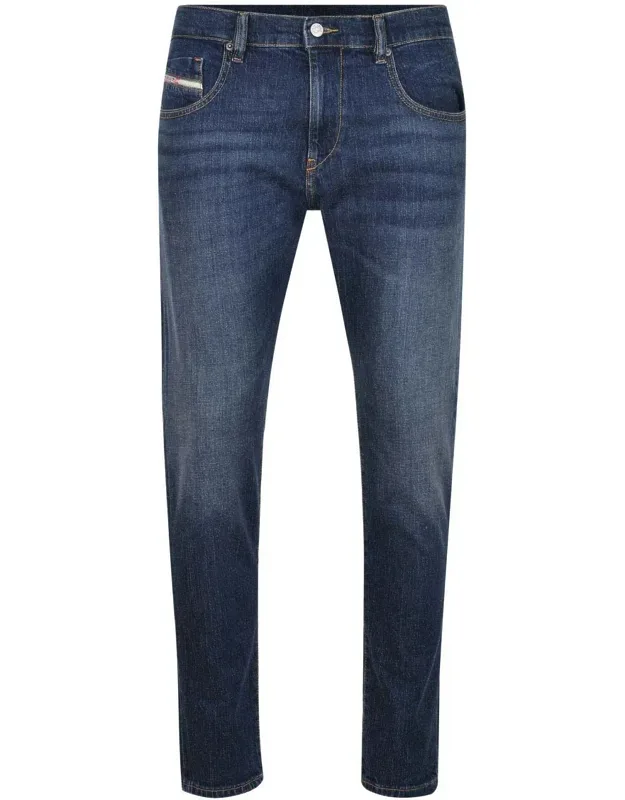 Jeans With Belt Loops And Slim Fit