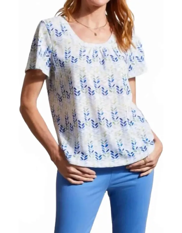 Flutter Sleeve U-neck Top