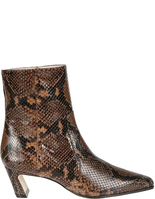 Boots With Zip Closure