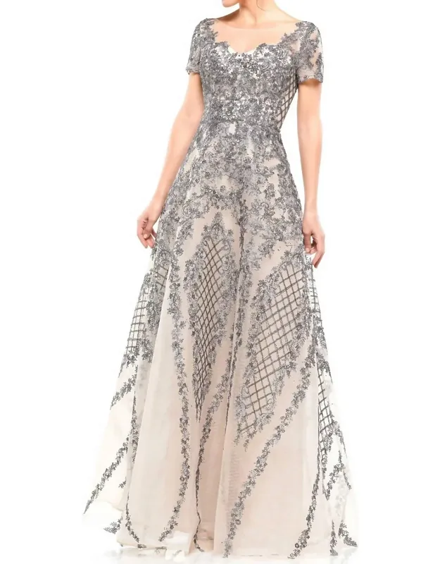 Elegant Prom Dress With Embellishment