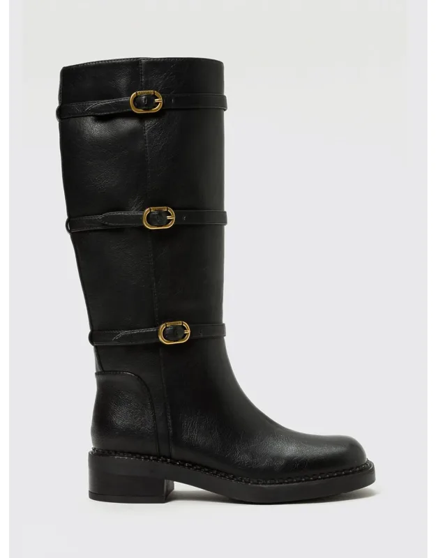 _flat Ankle Boot With A Sleek Design_