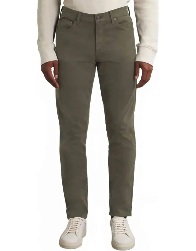 Tapered Slim Jeans