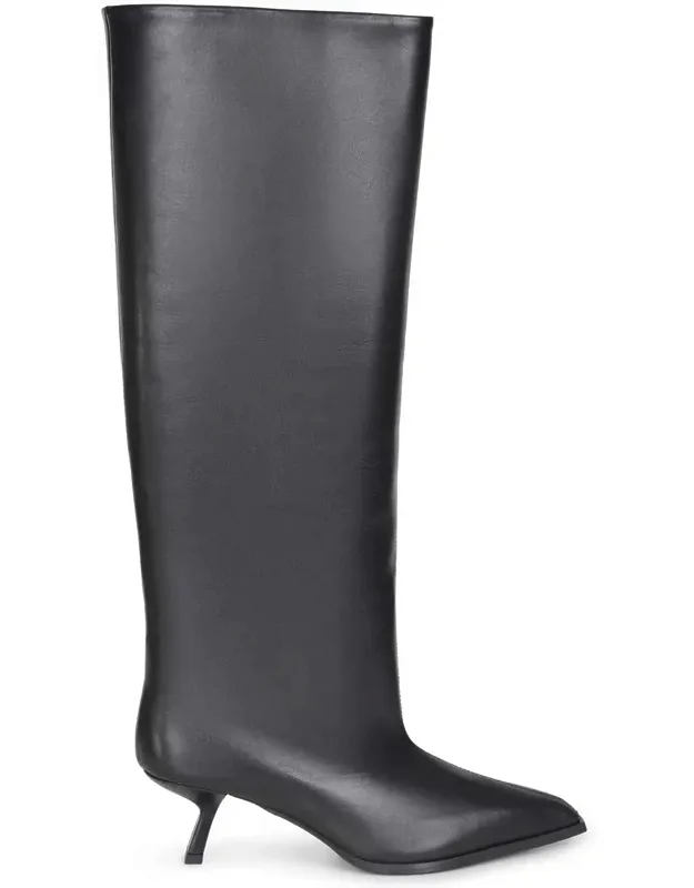 Boots With Straight Shaft And Pointed Toe