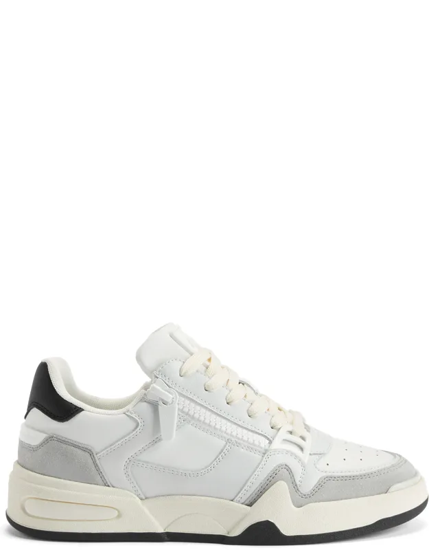 Low-top Sneakers