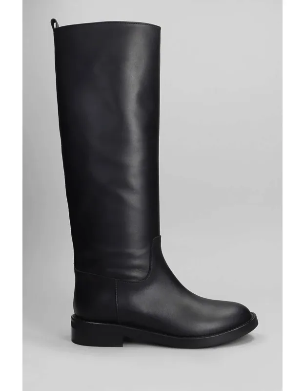 Low Heels Boots In Black Leather, Round Toe