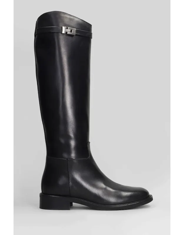 Low Heel Boots