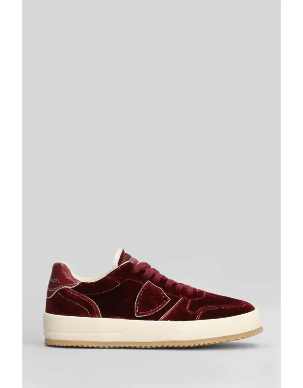 Nice Low Sneakers