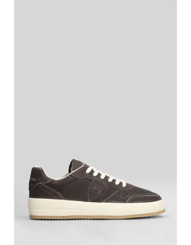 Nice Low Sneakers
