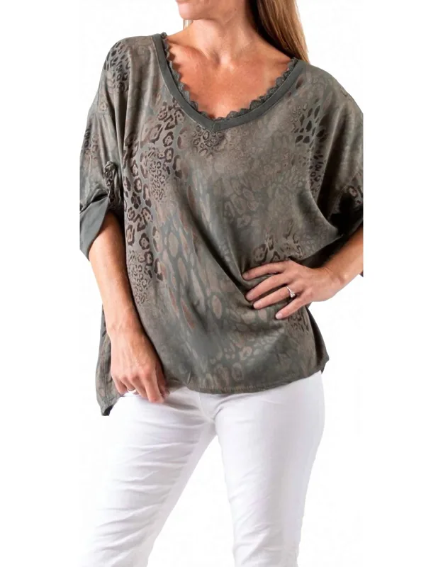 Lara V-neck Blouse