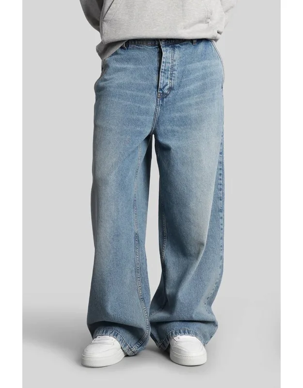 Jeans With Adjustable Strap And Wide Leg