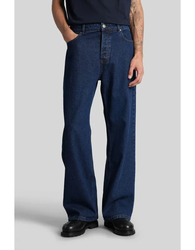 Jeans With Frontal Closure And Five Pockets