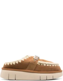 Bounce Clog Metal Logo Shoes