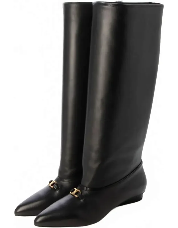 Black Leather Boots With Pointed Toe And Gancini Accents