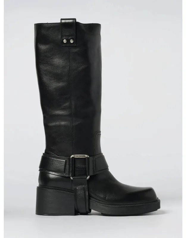 _flat Ankle Boot With A Sleek Design_