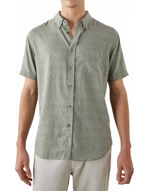 Carson Shirt In Hama Wave - Short Sleeve, Button Closure