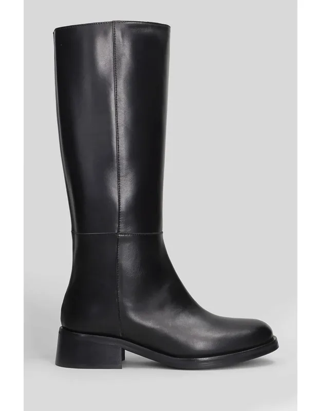 Low Heel Boots