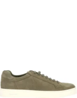Sneakers With Flat Sole And Lace-up Fastening