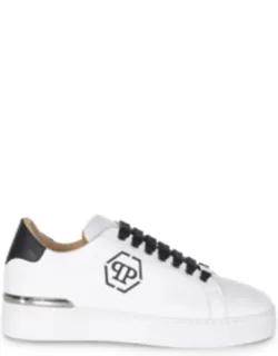 Sneakers With Rounded Rigid Tip And Lace-up