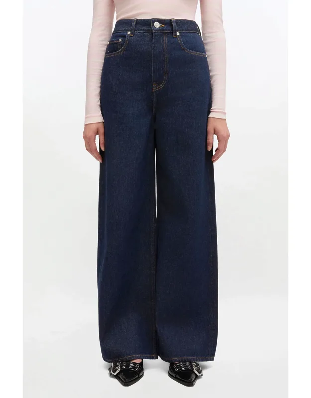 Dark Rinse Izey Jeans