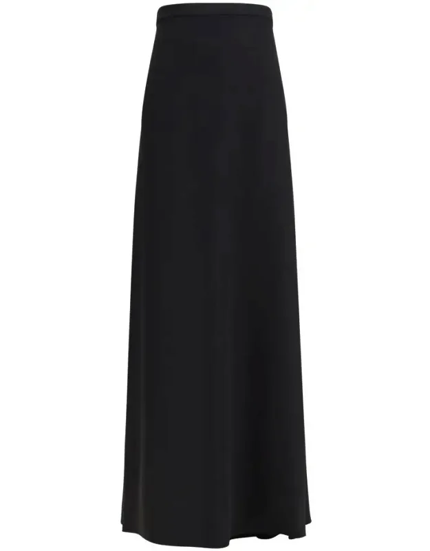 Skirt With Fluidity And Clean Cut
