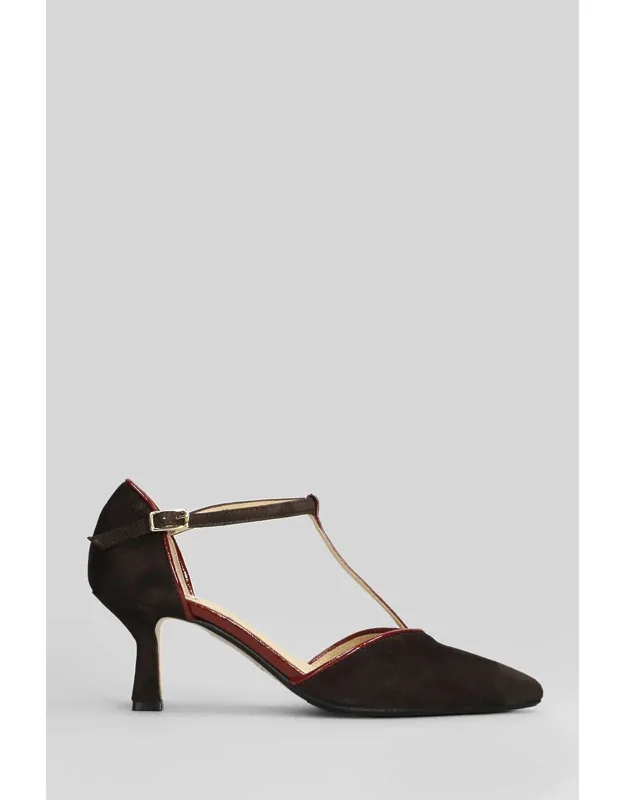 Pumps With Pointed Toe And Ankle Strap