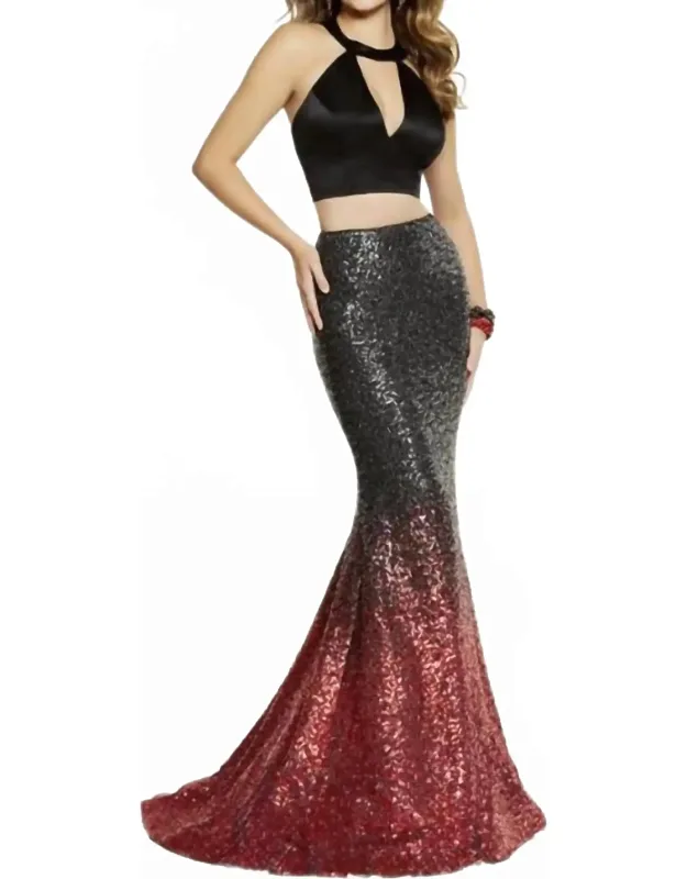 Prom Dress In Black With Flattering V-neck And Textured Pattern