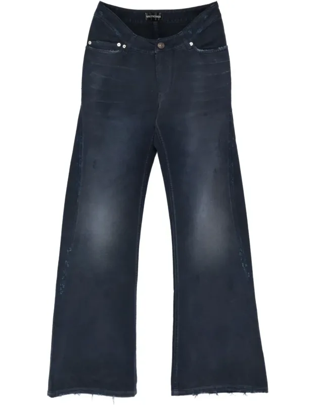 Curved Denim Jeans