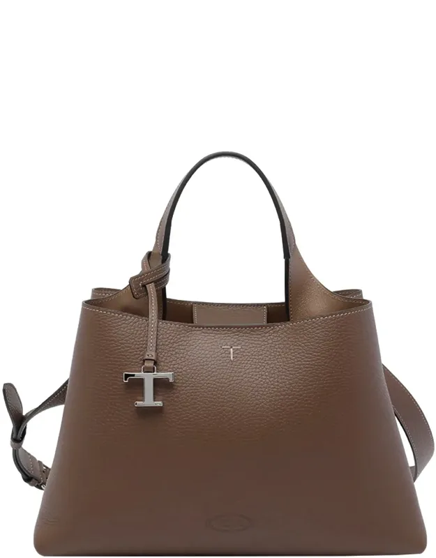 Handbag With Hook Closure And Adaptable Strap