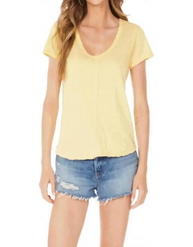 Short Sleeve Center Seam V Neck Tee