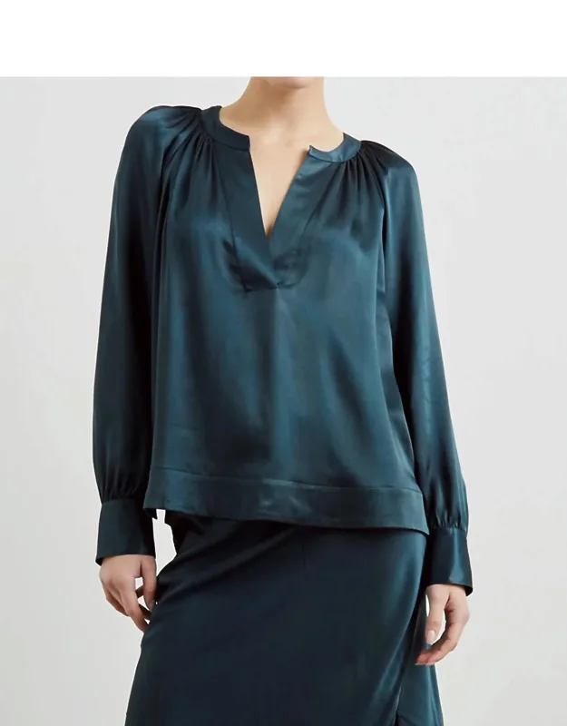 Wynna V-neck Long Sleeve Top